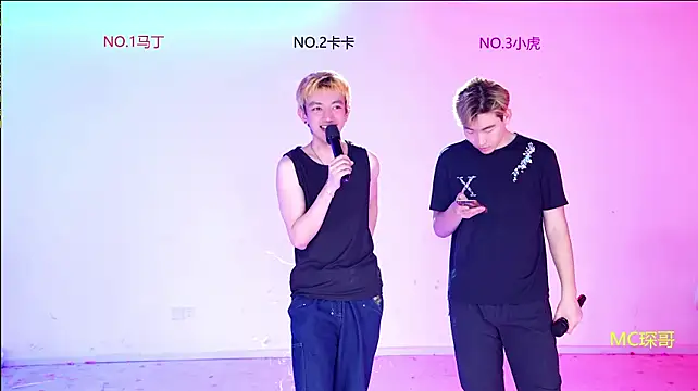 Show de Blush-boys-002 na webcam
