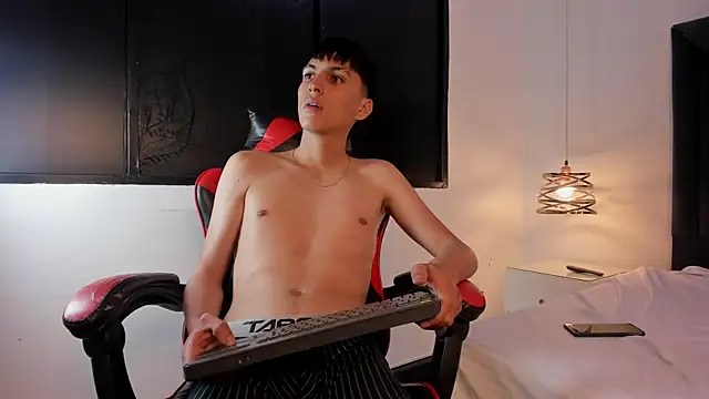 LeoDrake_ Show Webcam