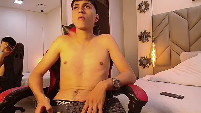 Show modela LeoDrake_ na web-kameri