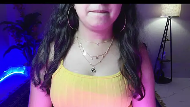 NoNude_Love Adlı Modelin Web Kamerası Şovu