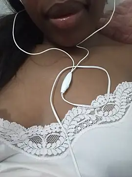 Nouti96 Adlı Modelin Web Kamerası Şovu