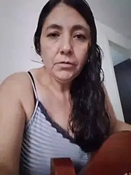 צ'אט XXX בשידור חי של cachonda69-