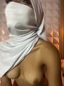 yasmin_moham Show in webcam