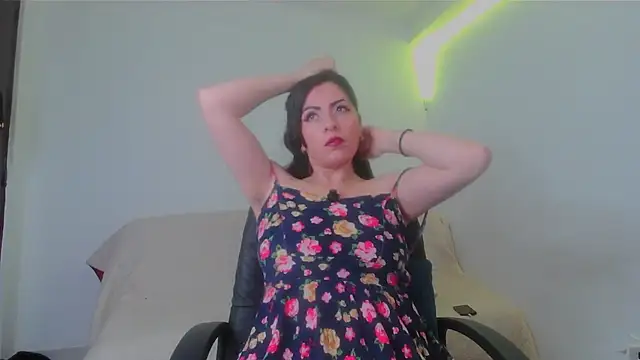 Živý XXX chat VelouraLuxe