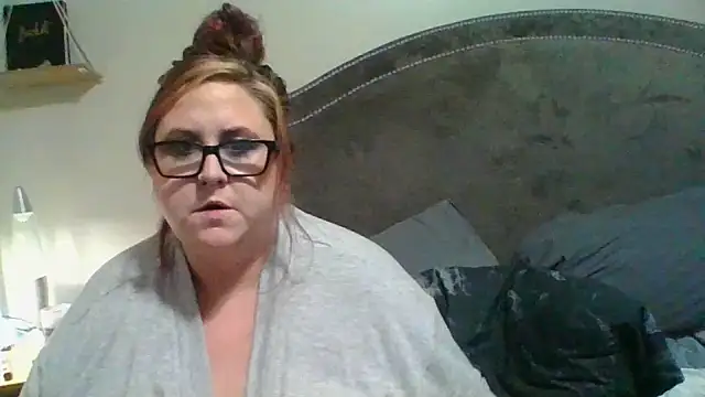 chloeluxe69 Adlı Modelin Canlı XXX Sohbeti