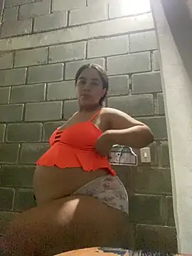 laura1999love Show in webcam