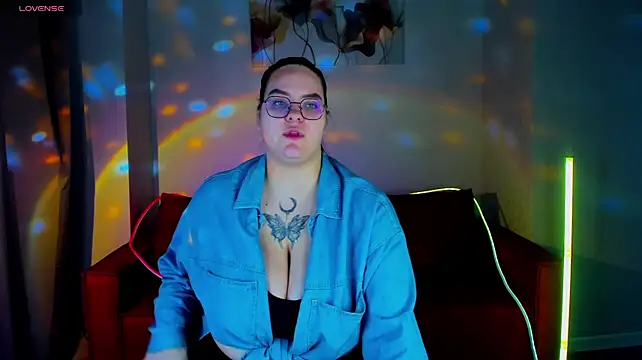 Kity_Mooree Live XXX-Chat