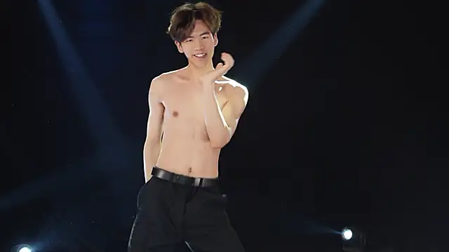 EXO-SHUIn Webbikameraesitys