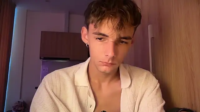 عرض كام YourLucius