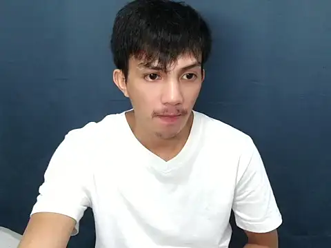 Boytoi_Adrian69's Webcam Show