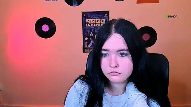 mila_snow1 Show in webcam