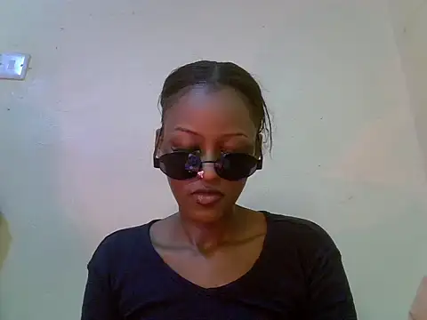 ebony_petite9 Show in webcam