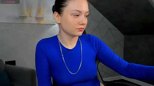 Amy_Beckk Adlı Modelin Canlı XXX Sohbeti