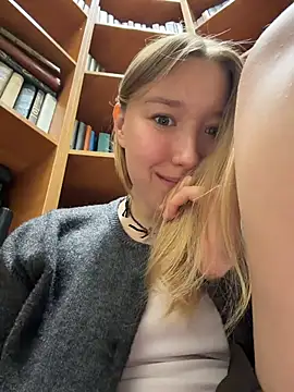-NaughtyAngel- Adlı Modelin Web Kamerası Şovu