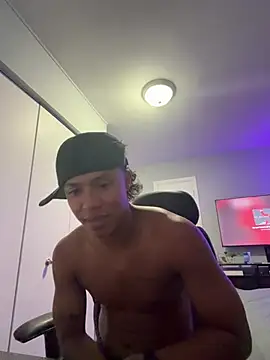 Likesuud_02's Webcam Show