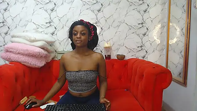 queen-chocolatexxx's Live XXX Chat
