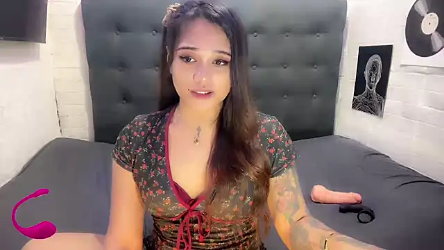 JesaDevereux Show in webcam