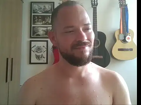 Show modela comedordecasada30 na web-kameri
