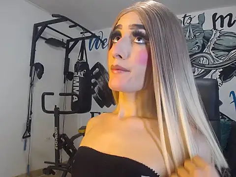 Pokazy przed kamerką – Miranda_bigcock3
