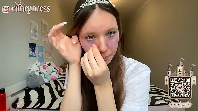 XXX chat uživo modela cutiepnc