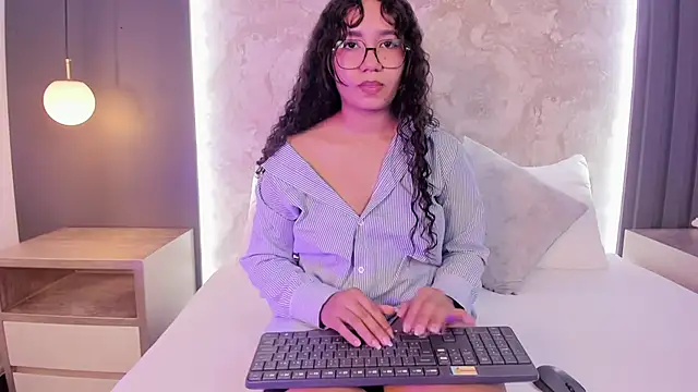 alysson_moon_ 现场XXX聊天
