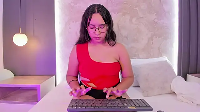 alysson_moon_ Adlı Modelin Canlı XXX Sohbeti