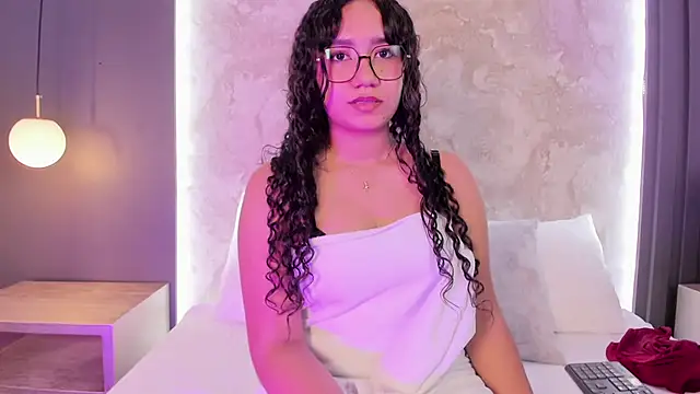 alysson_moon_ Adlı Modelin Canlı XXX Sohbeti