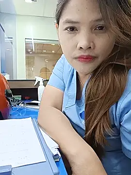 Wild_OfficeGirl_Margarett Pertunjukan Webcam