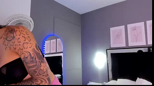 isabelaa_nix's Webcam Show
