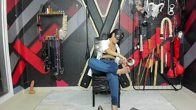 Show modela BDSM_PERLA na web-kameri