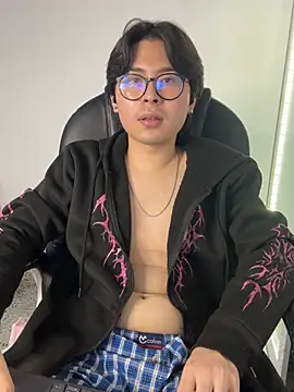 _Tommy_7 Show in webcam