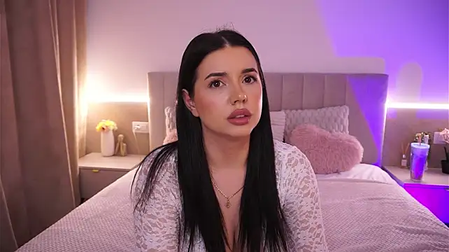 LaraAnnee Chat XXX in diretta