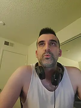 myth5hk: διαδικτυακό σόου στην κάμερα