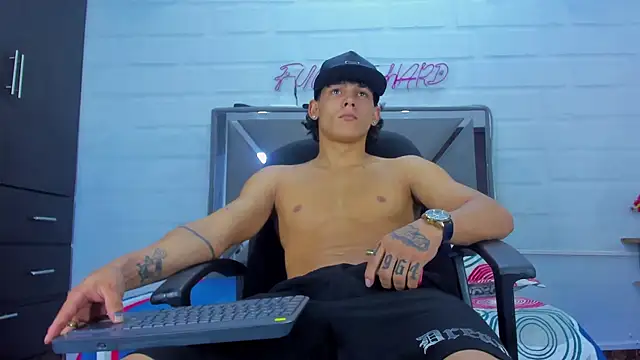 MisterFire Webcam Show