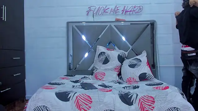 MisterFire webcam show