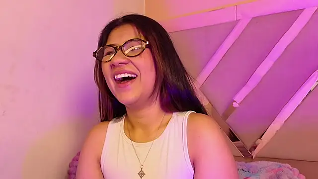 Emma_grand's Webcam Show