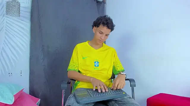 LatinPrince_'s Webcam Show