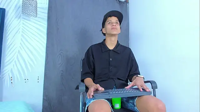 LatinPrince_'s Webcam Show