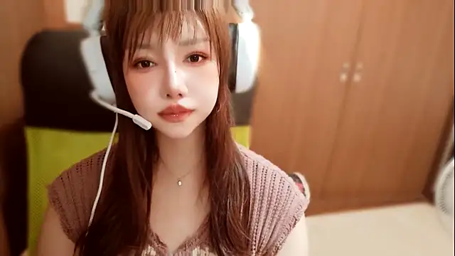 mew-mia-meow's Live XXX Chat