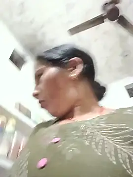 Pariraja_cute Webcam Show
