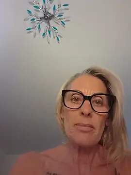 Busty-MorganXX Show in webcam
