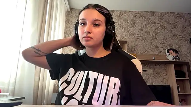 SharikaBabecki Chat XXX in diretta