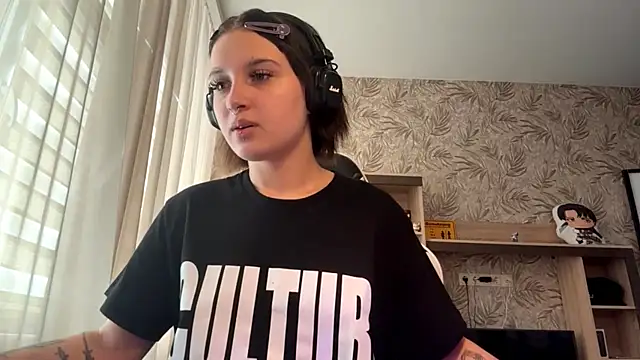 צ'אט XXX בשידור חי של SharikaBabecki