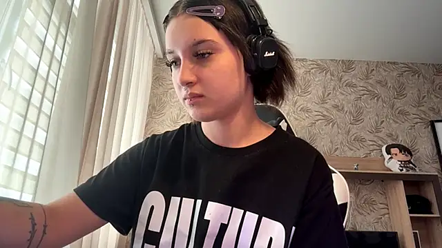 SharikaBabecki's Live XXX Chat