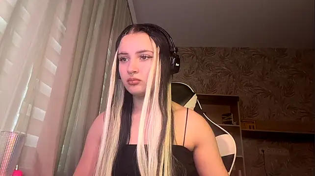 SharikaBabecki's Live XXX Chat