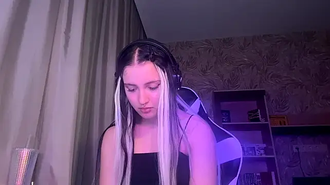 Show modela SharikaBabecki na web-kameri