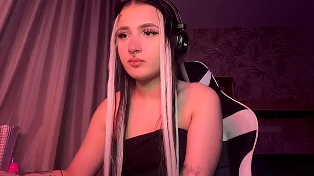 SharikaBabecki's Live XXX Chat