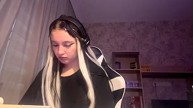 Czat XXX na żywo – SharikaBabecki