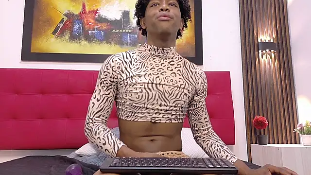 Milo_AfterDark Webcamshow