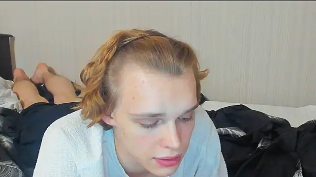 lolKenDowson Show in webcam